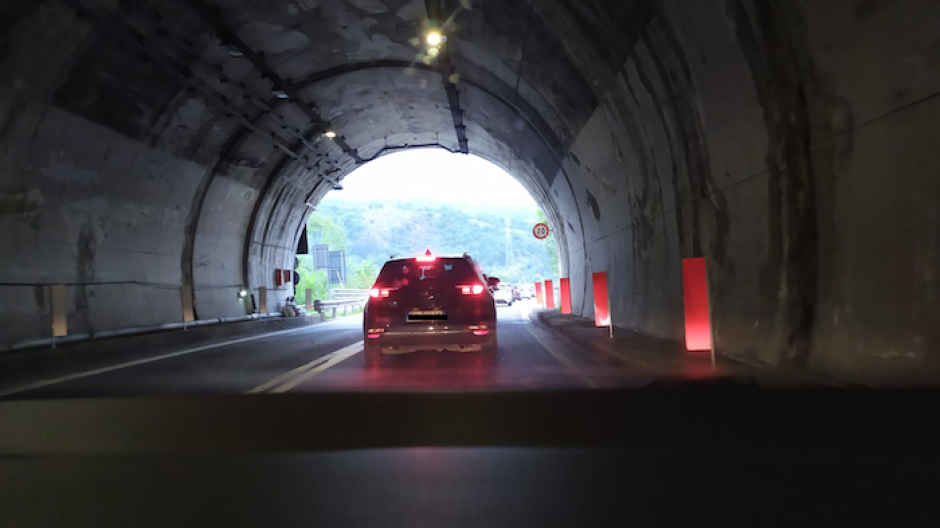 Incidente con feriti e incendio. Chiude per esercitazione la galleria Montecrevola