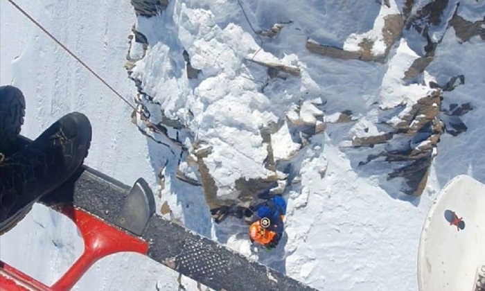 Finisce in un crepaccio mentre sale verso la Capanna Margherita