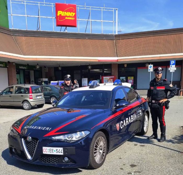Immigrato non vuole lasciare il centro di accoglienza