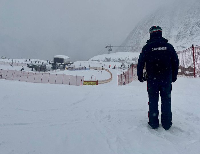 Carabinieri scoprono un maestro di sci abusivo ad Alagna