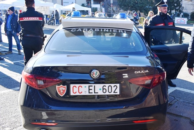 Lite al supermercato: arrivano i carabinieri