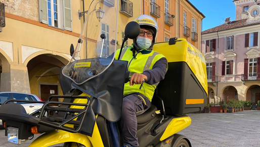 Poste Italiane festeggia la Festa del Papà