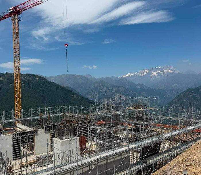Proseguono i lavori alla nuova telecabina dell'Alpe di Mera