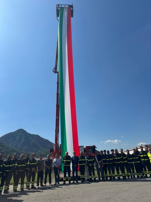 Nuovo mezzo dei vigili del fuoco per Varallo