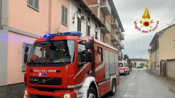 Rischio incendio per i ceri votivi lasciati accesi in casa