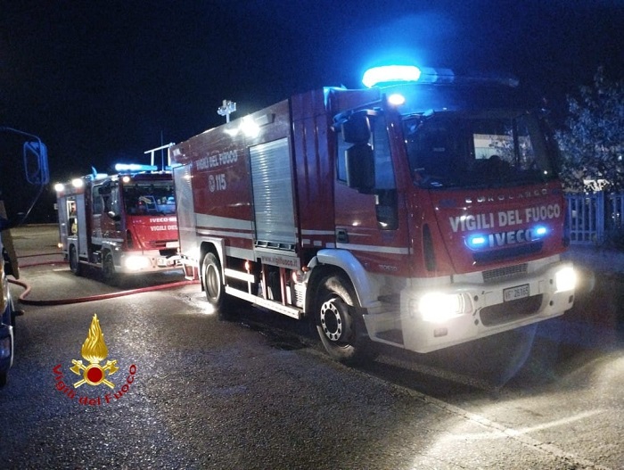 Auto a fuoco a Biella nella notte di Capodanno