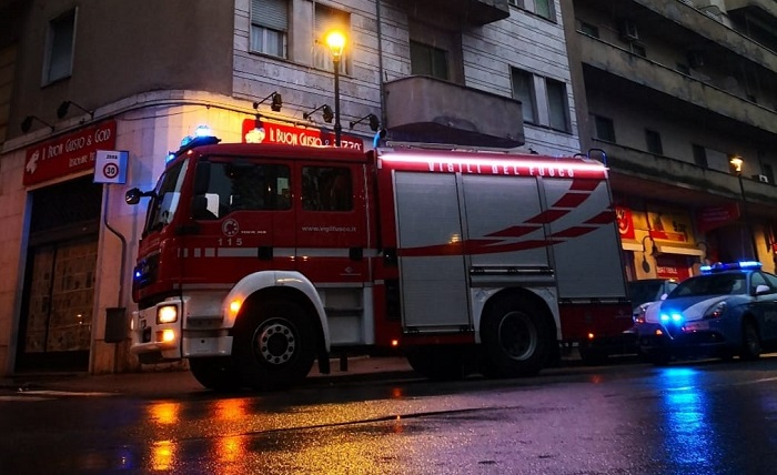 Arrestato dopo aver distrutto le vetrine in centro a Vercelli