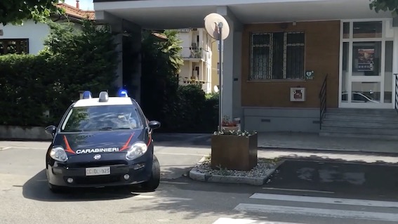 Ladre in appartamento fermate dai derubati e arrestate