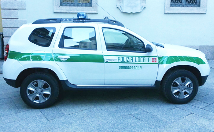 Domodossola, no al gioco del pallone in strada: il richiamo della Polizia Locale