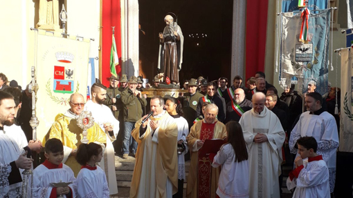 Castelletto Ticino, per la patronale di S. Antonio domenica benedizione degli animali