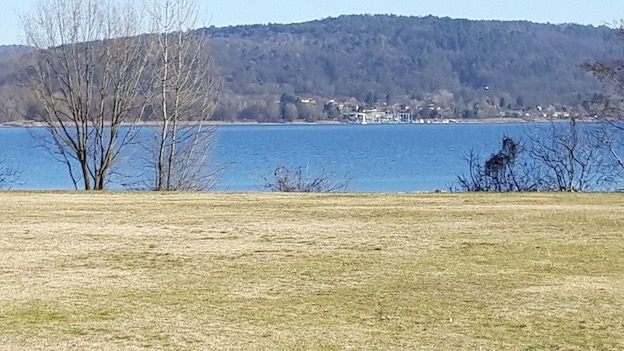 Arona, sabato appuntamento con l'alba in musica a Punta Vevera