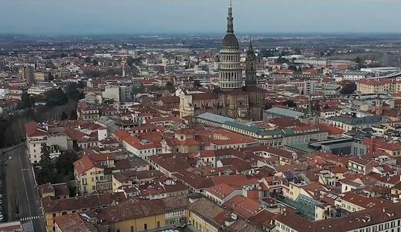 Novara: notte dedicata ai Supereroi in corso Cavallotti e notte d'Estate a Pernate
