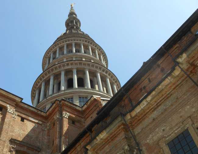 Cupola di San Gaudenzio spenta fino a sabato per il Papa