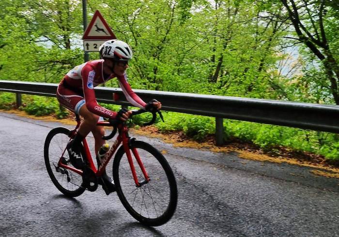 Davide Fighetti del Pedale Ossolano sul podio a Osio Sotto