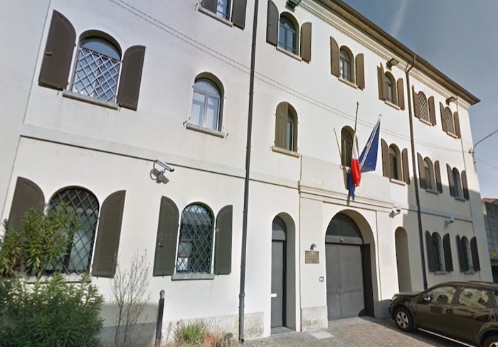 Il padre che ha ucciso il figlio è in carcere, la moglie dimessa dal Dea