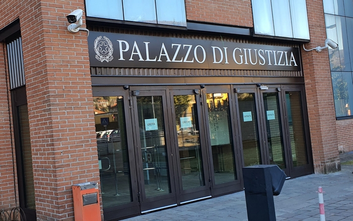 Condannata la badante ubriaca che inveì contro i carabinieri chiudendosi in bagno