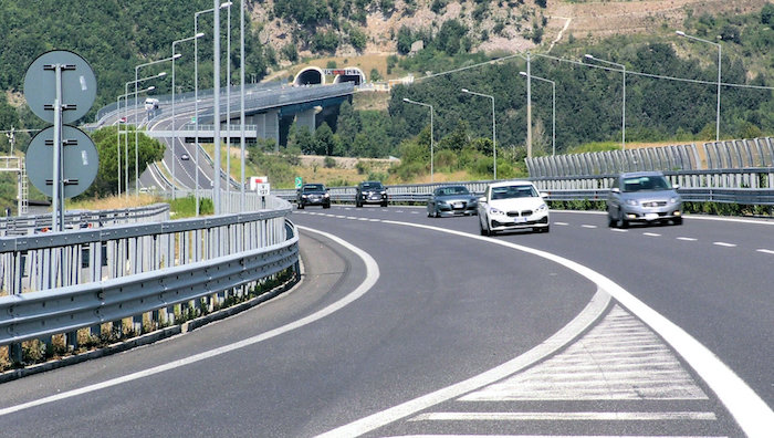 Sommerreiseverkehr: Rotes Wochenende – Tunnel von Tenda in Betrieb
