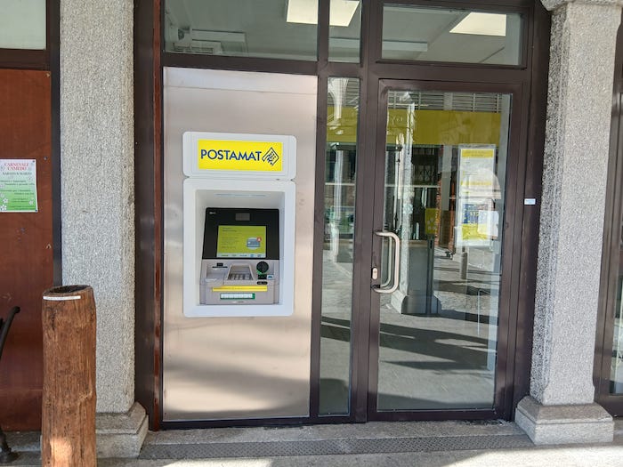 Re ha il Postamat