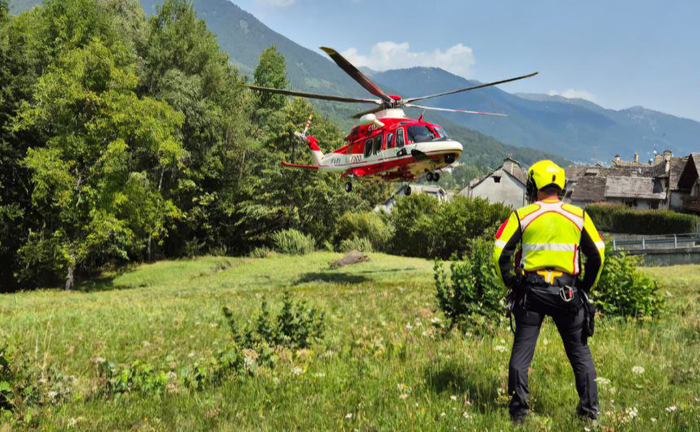 Fungiatt 78enne disperso nei boschi. Trovato dall'elicottero tracciando il telefono