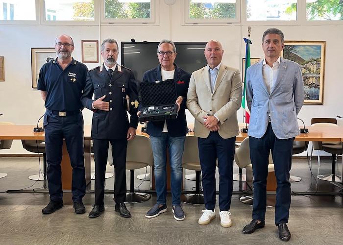 Un etilometro per il Comune di Villadossola, dono del Lions 