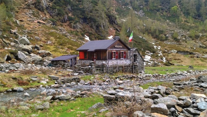 Lavori al rifugio Amedeo Pirazzini con il Cai Macugnaga