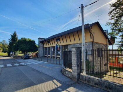 Banchi vuoti, un’altra deroga all’asilo di Unchio e alle elementari di Torchiedo
