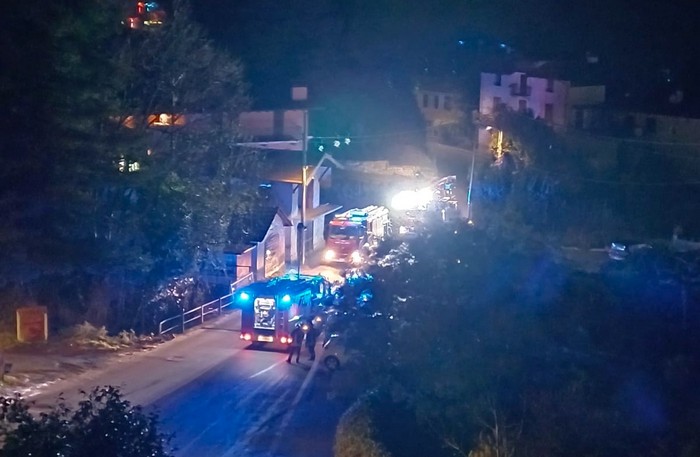 Principio di incendio alla canna fumaria a Stresa