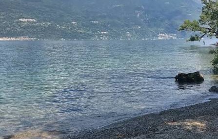 Settantaduenne trovato annegato nel lago