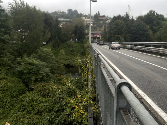 Ponte tra Intra e Possaccio: senso unico per indagini strutturali lunedì 9 giugno